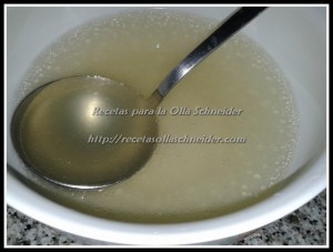 caldo de pollo