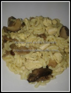 Fideua pollo setas